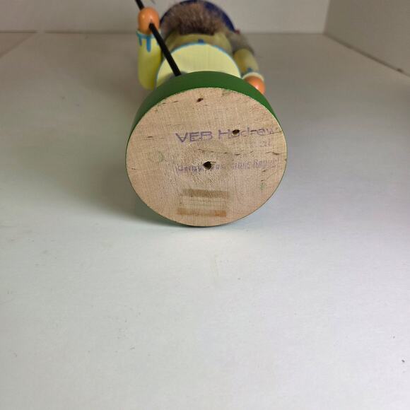 Vintage VEB Hødrew Nutcracker Guard 11" German Wooden Soldier with Spear - Picture 13 of 15